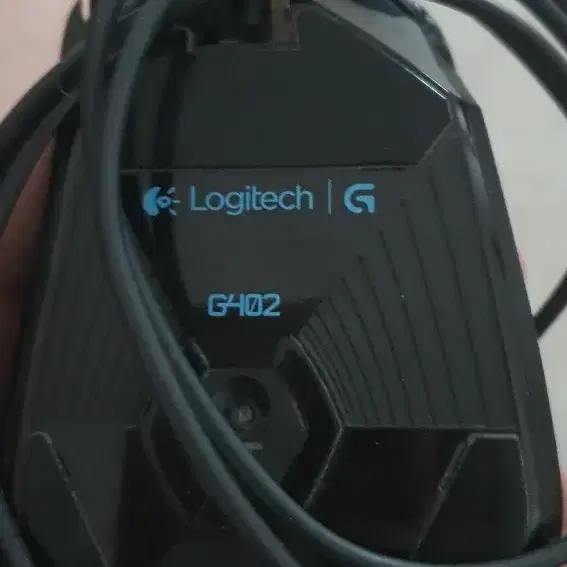 g402