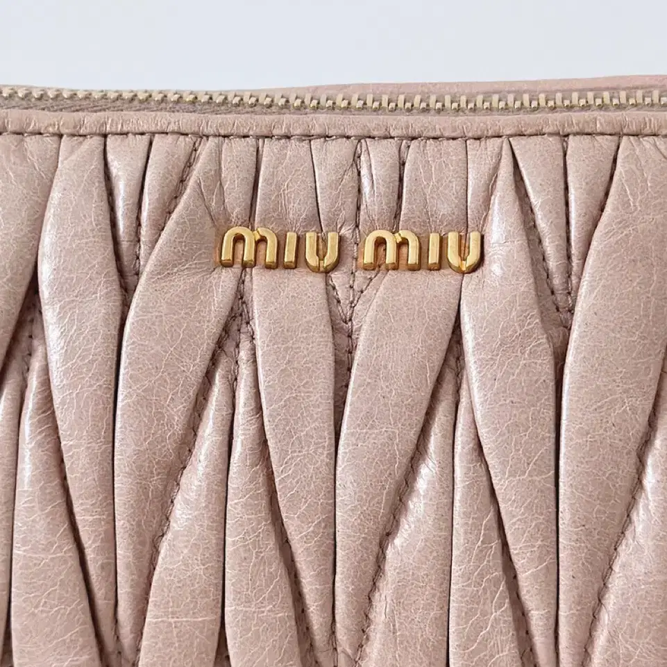 MIU MIU - Matelasse Shoulder Bag