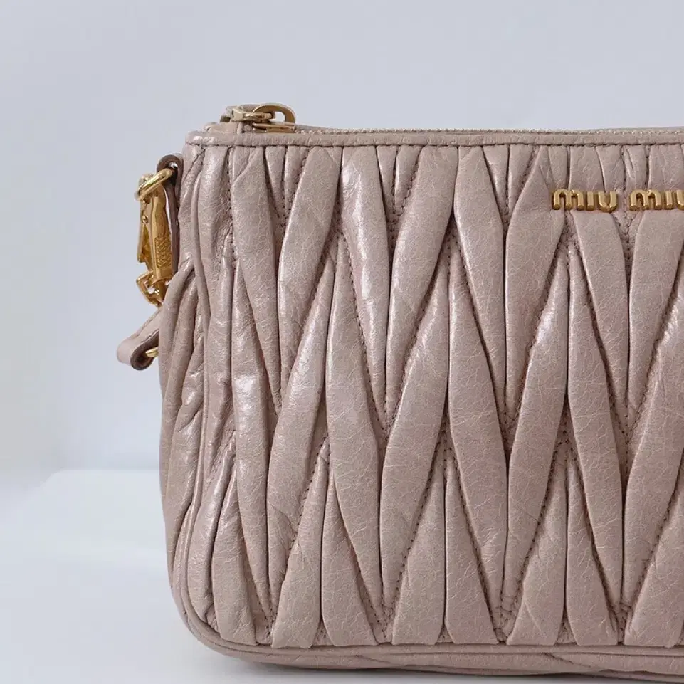 MIU MIU - Matelasse Shoulder Bag