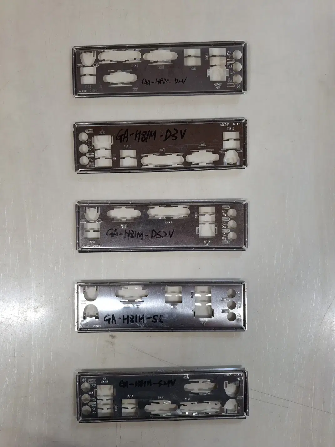 메인보드 IO실드 백 플레이트 백패널 기가바이트(H81 시리즈)
