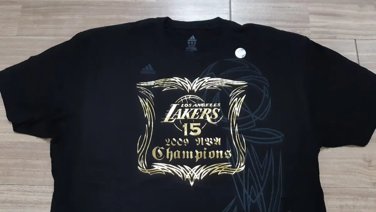 새제품 아디다스 NBA LA 레이커스 우승 기념 반팔 티셔츠 2XL