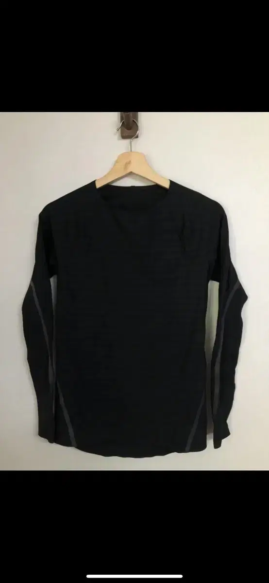 (95)adidas Techfit Performance Long Sleeve Tee