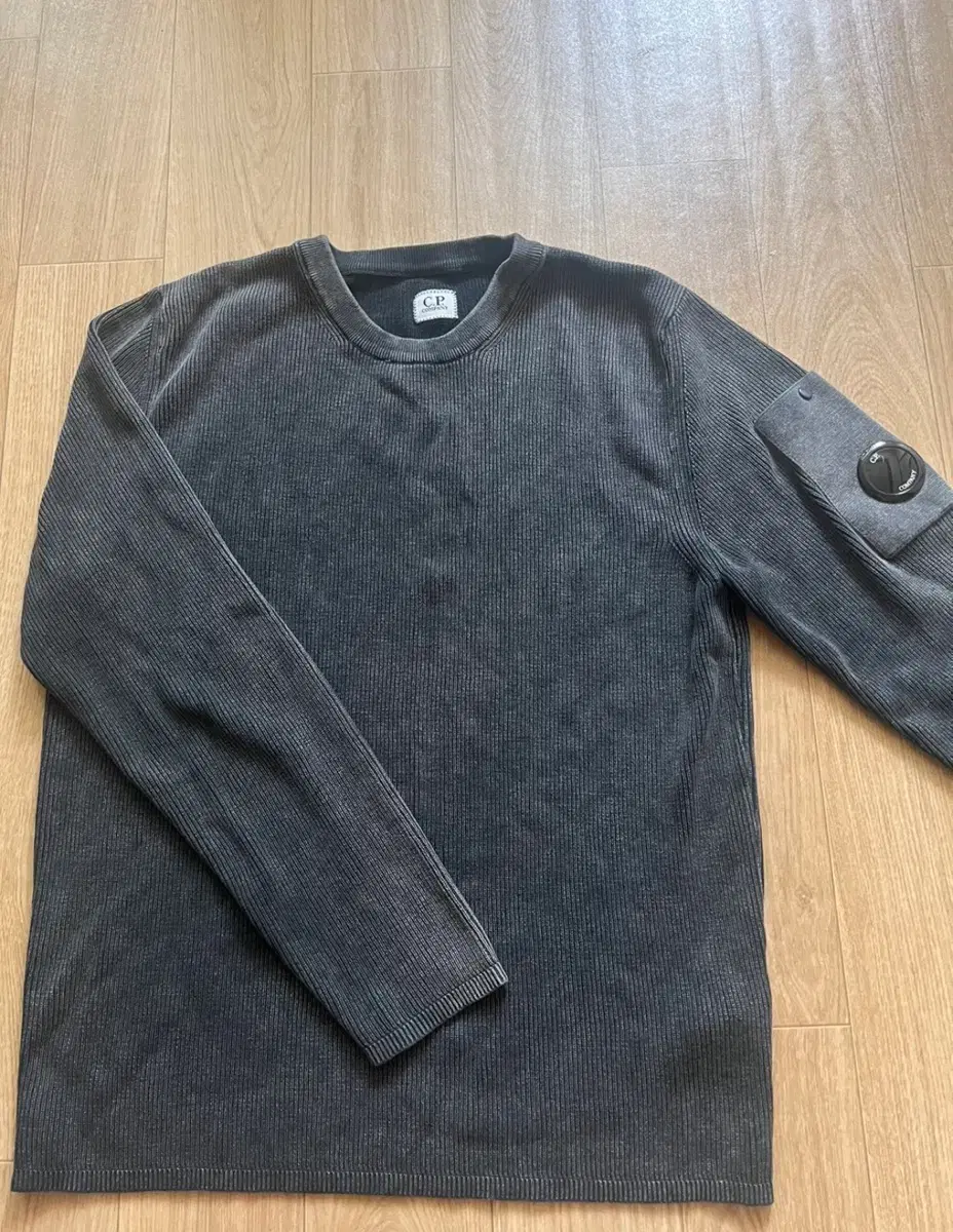 C.P COMPANY Long Sleeve Tee (Slightly Muscular Fit)