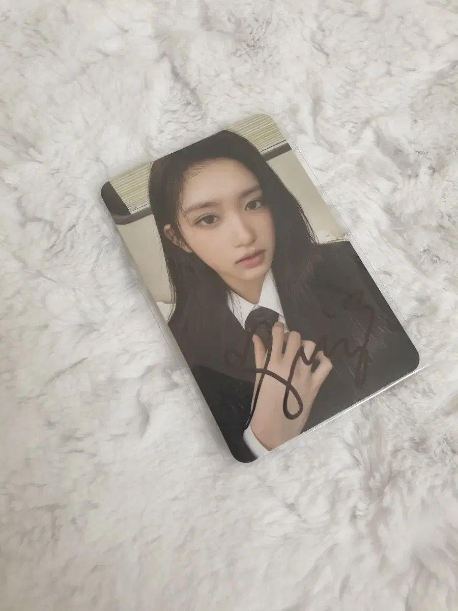 ive leeseo sign photocard wts