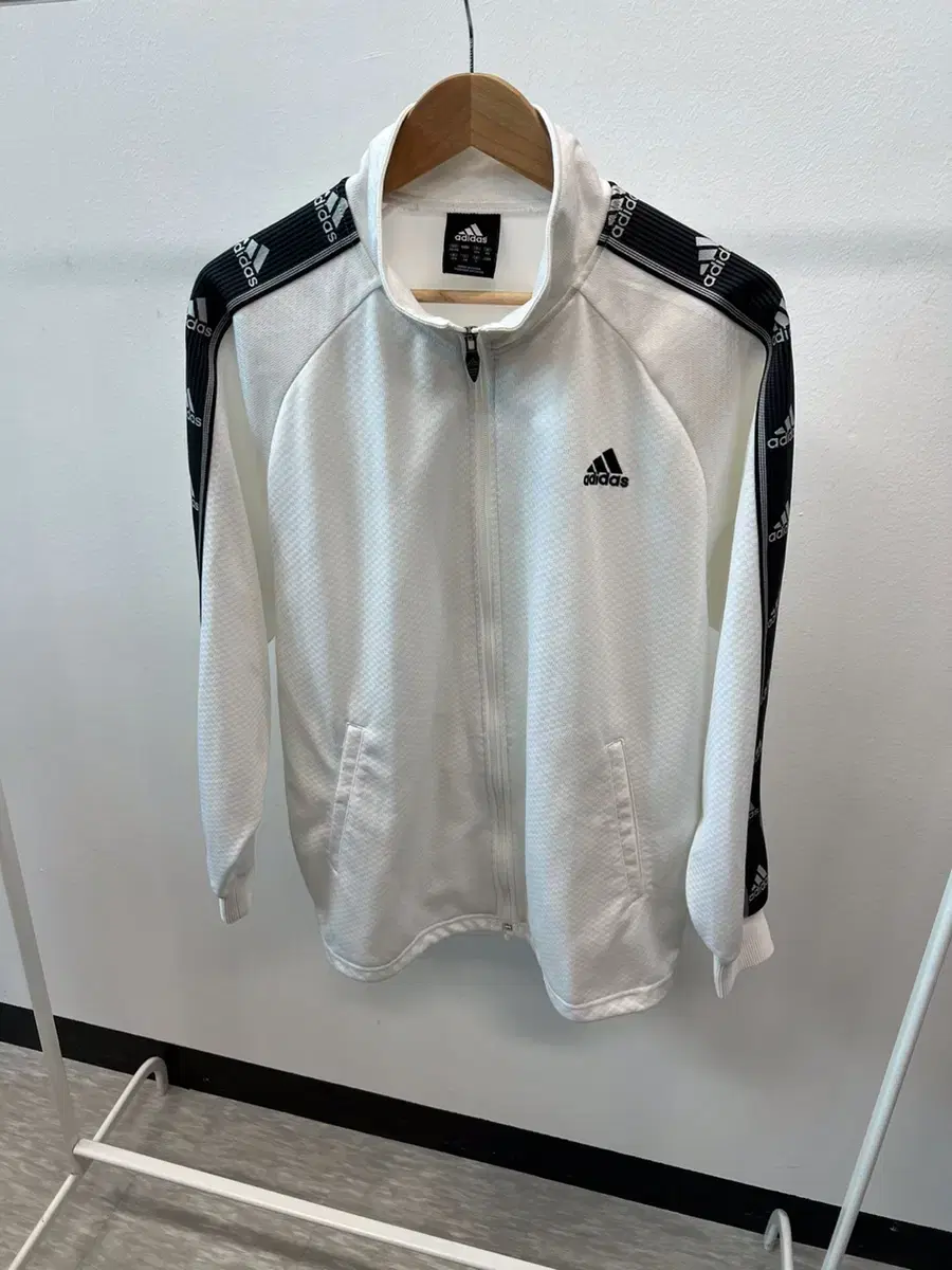 105) Adidas Lettering Jersey