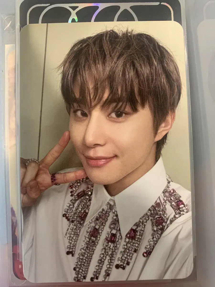 FactCheck Chandelier jungwoo photocard