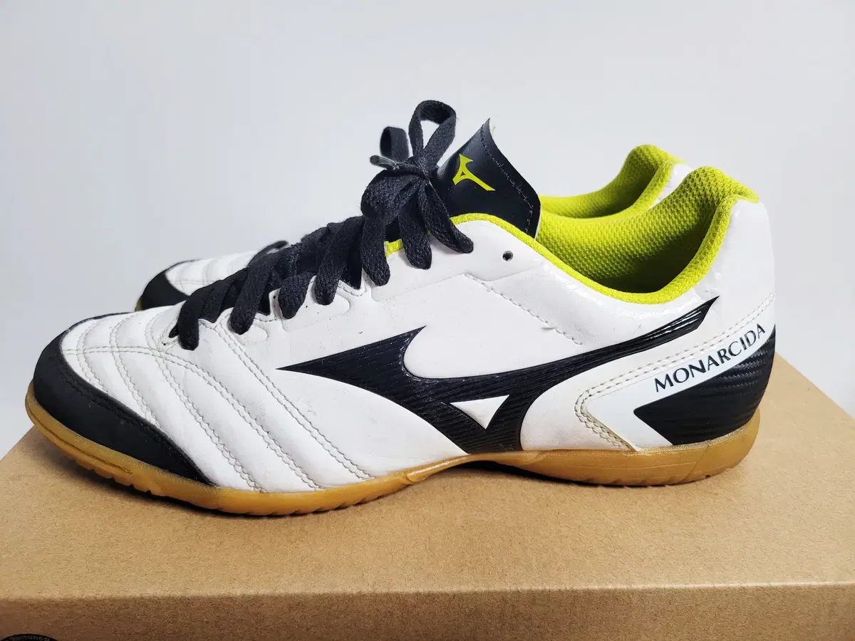 Mizuno Monarsida Futsal Shoes 255 S17