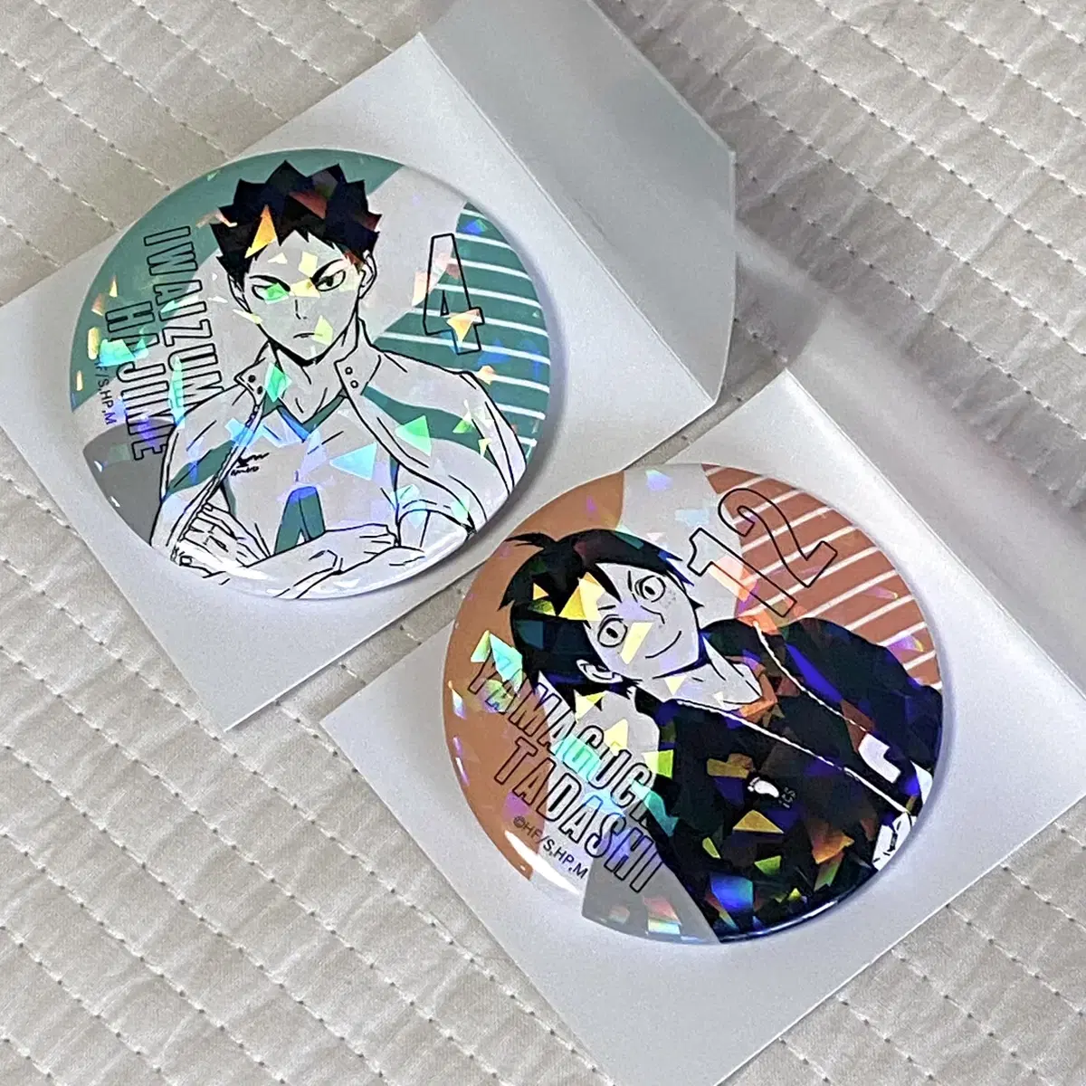 Haikyuu Shinsegae popup store hologram original canbadge Iwaizumi Yamaguchi