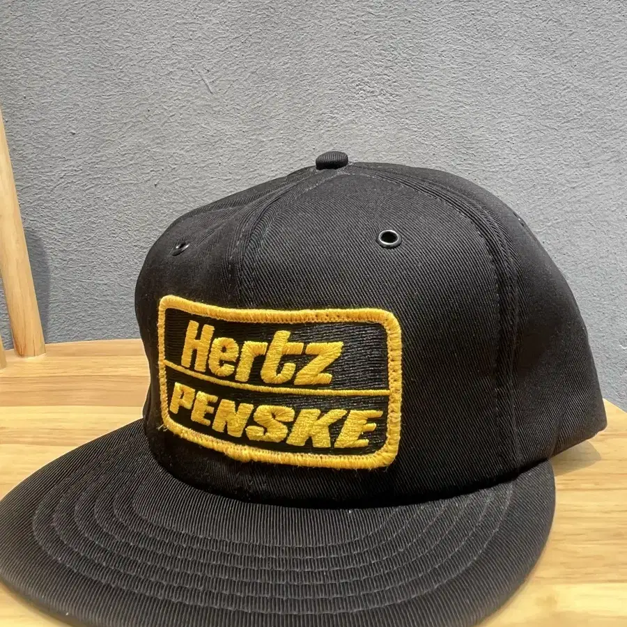 Hertz vintage cap