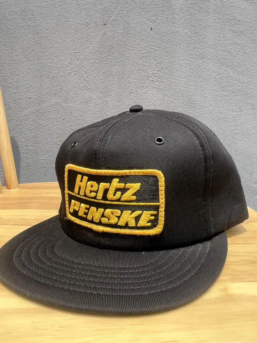 Hertz vintage cap