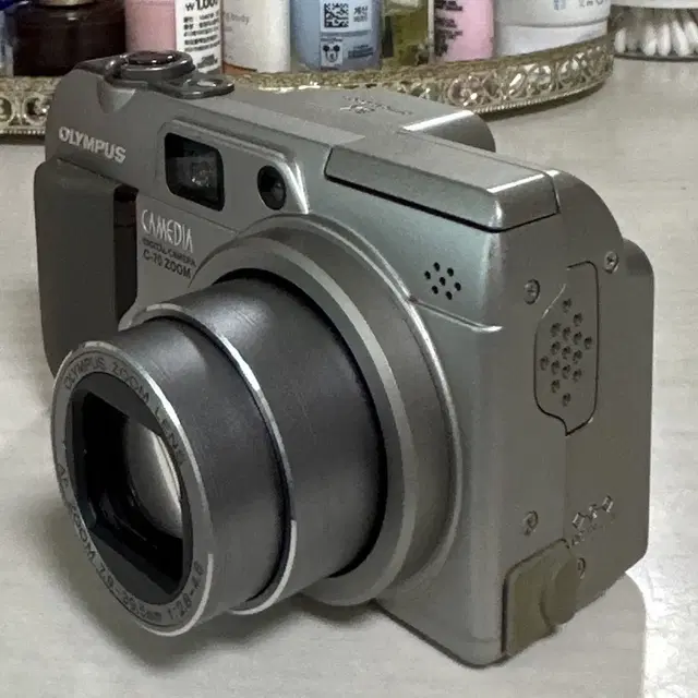 올림푸스 CAMEDIA C-70 ZOOM 디카