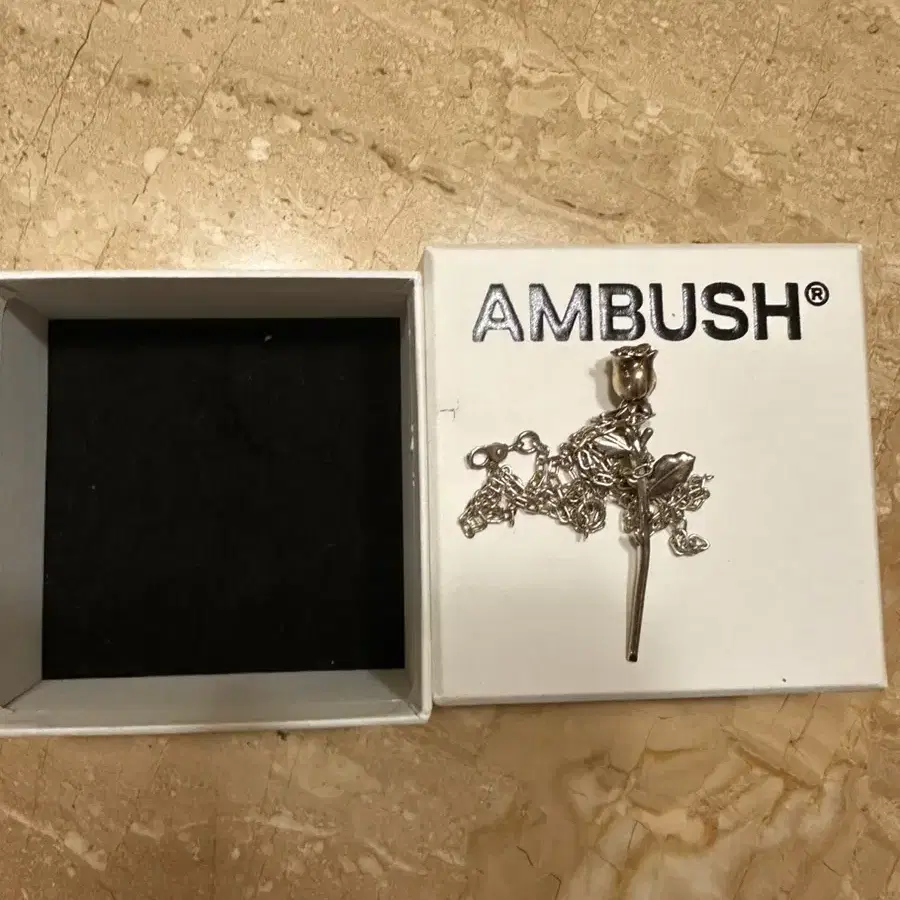 엠부쉬 Ambush Rose Necklace 로즈 목걸이