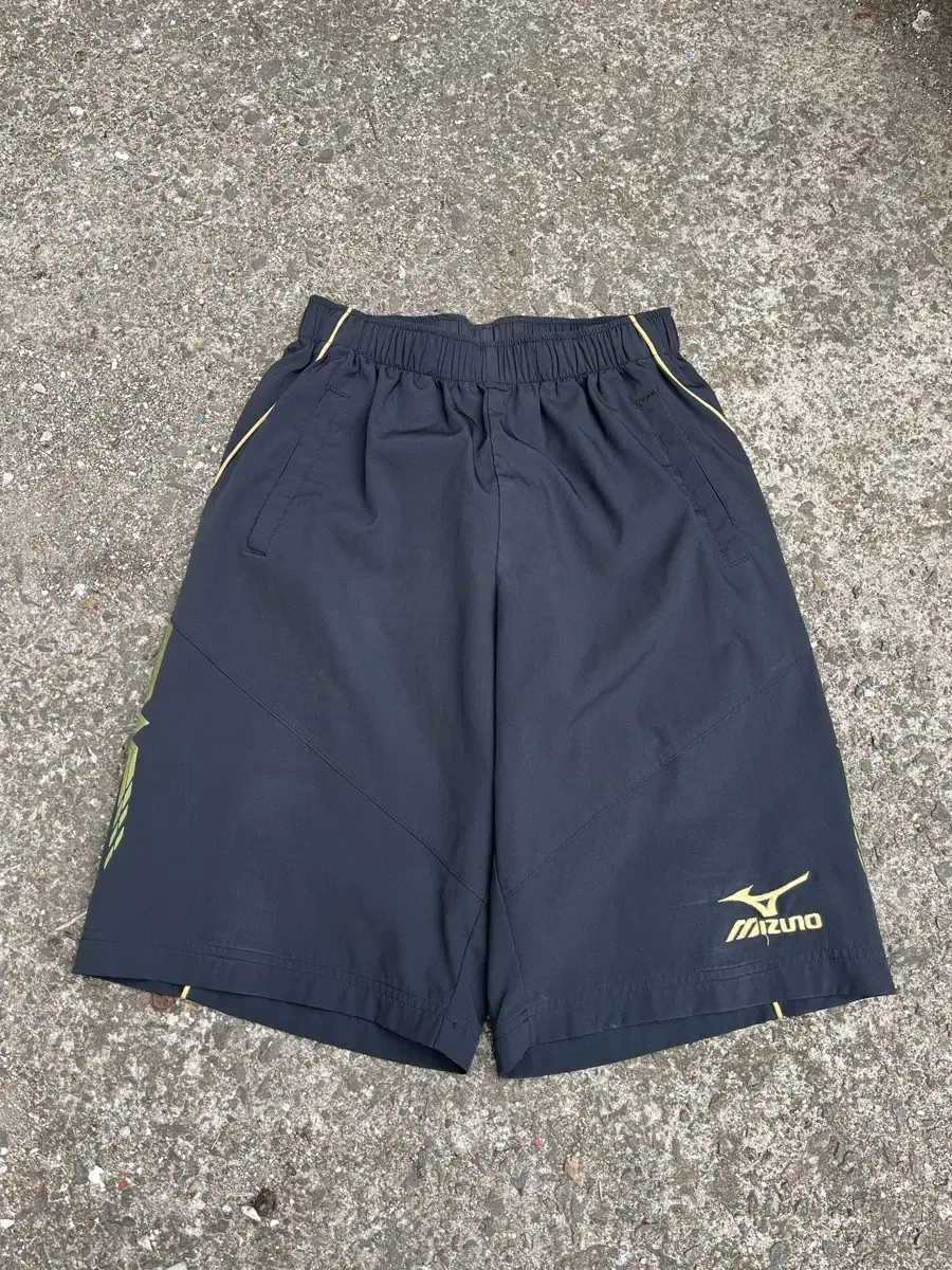 Bermuda shorts Mizuno