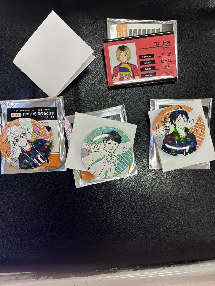 Haikyuu pop up WTS for Korean won canbadges