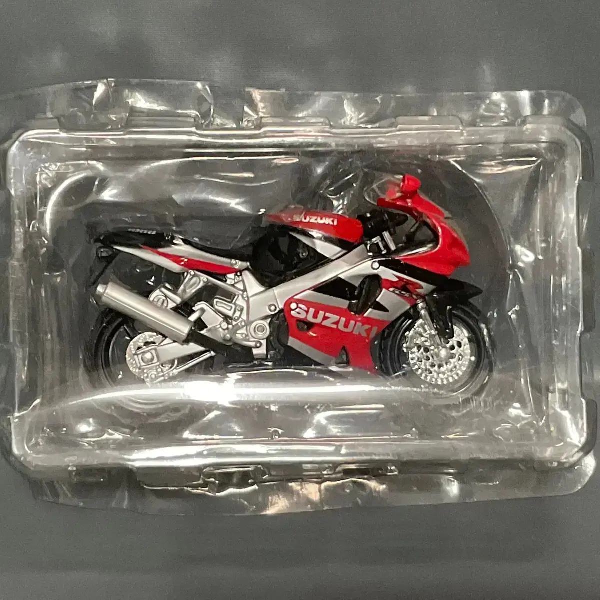 UnsealedGood Quality Bicycle Motorcycle Suzuki GXS R1000 Miniature Figure