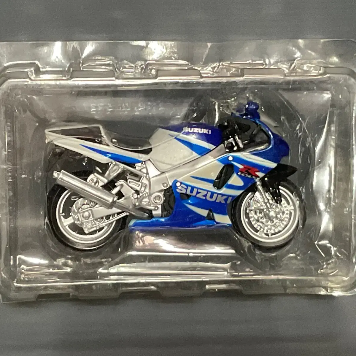 UnsealedGood Quality Bike Motorcycle Suzuki GXS R750 Miniature Figure