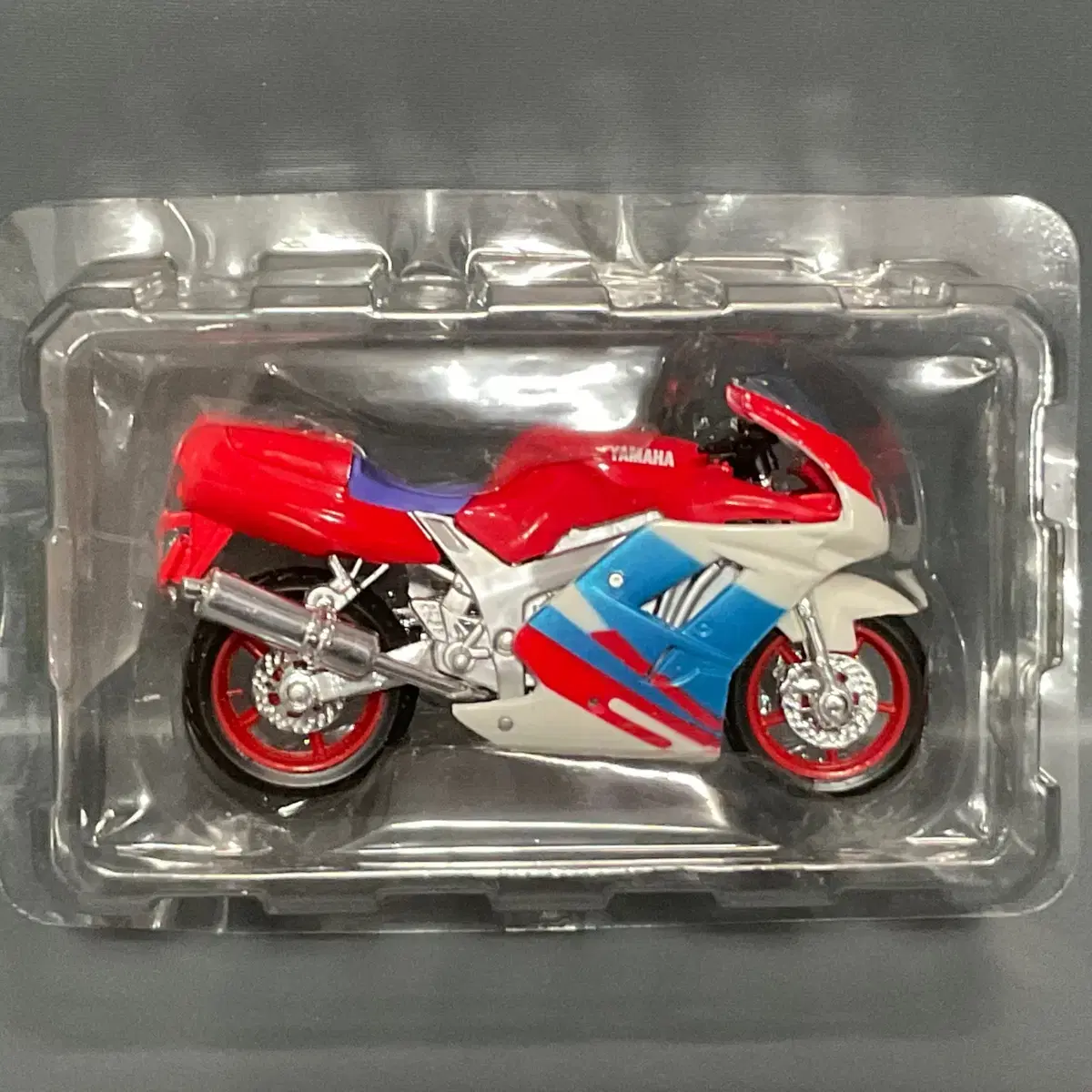 UnsealedGood Quality Bike Motorcycle Yamaha FZR 600R Miniature Figure