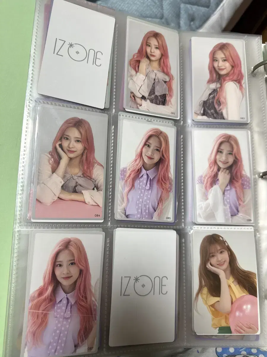 IZ*ONE Democratic Ilkon buncheol sells