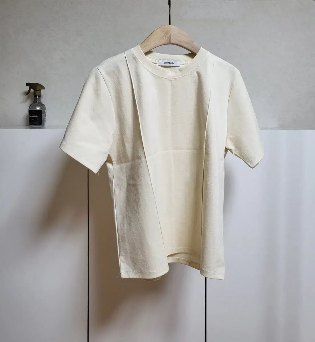 High-quality pintuck vahn short-sleeved tee