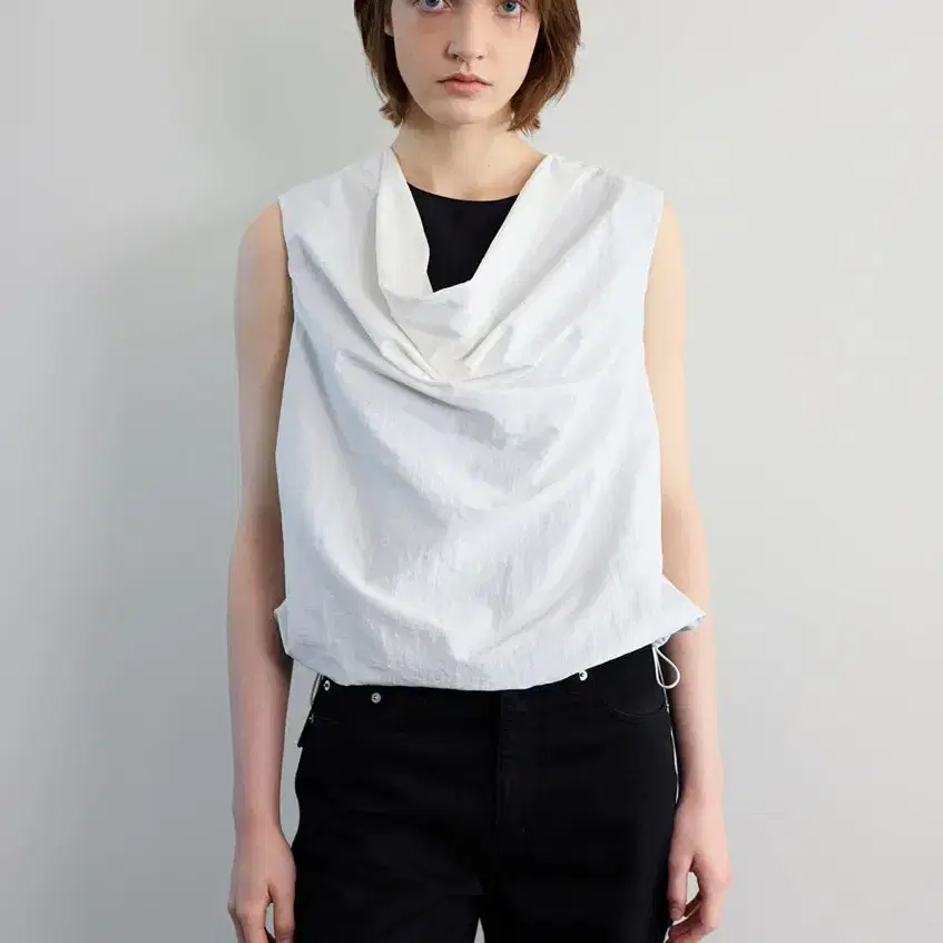 문달 Garni Top in Ivory