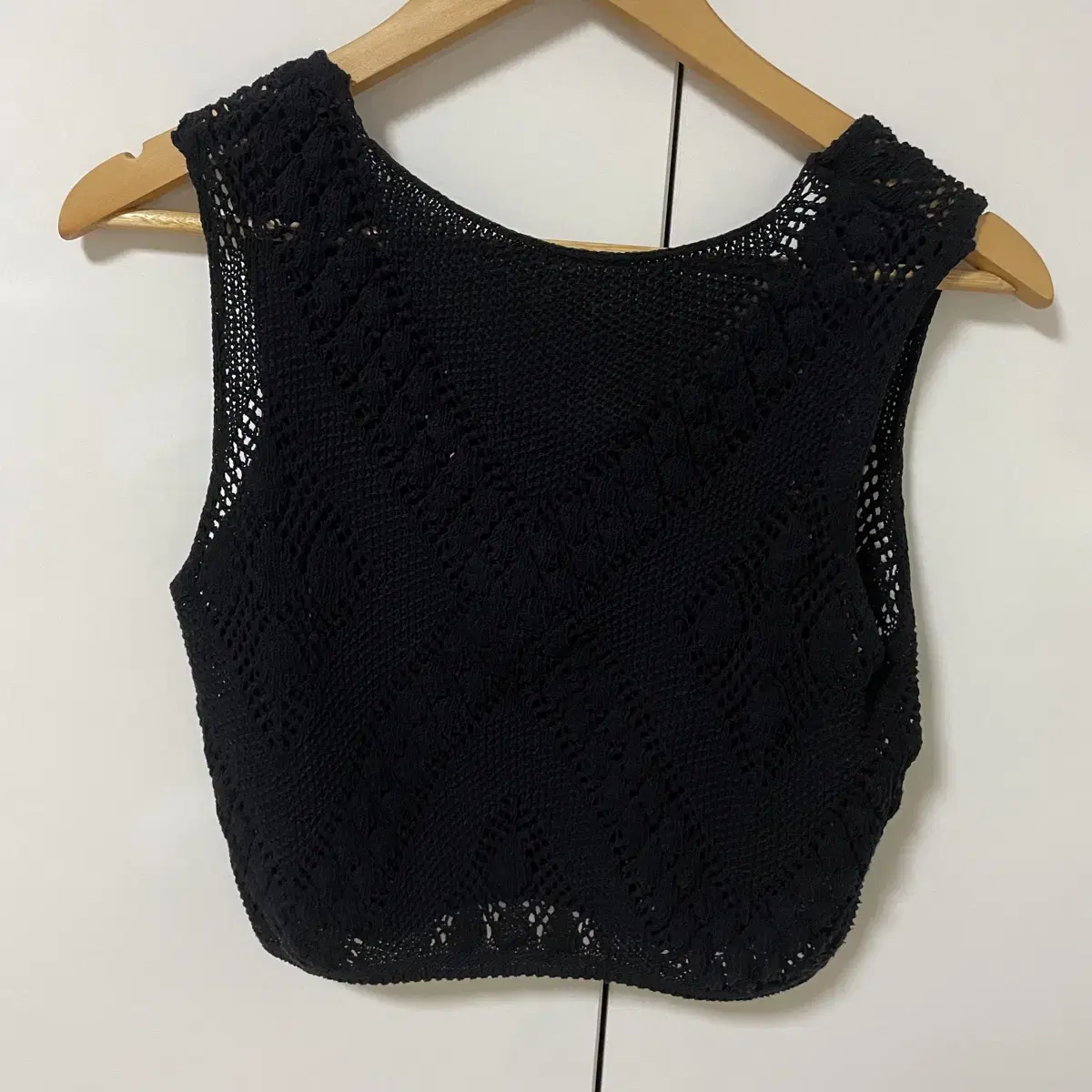 다이애그널 DROP LACE KNIT TOP