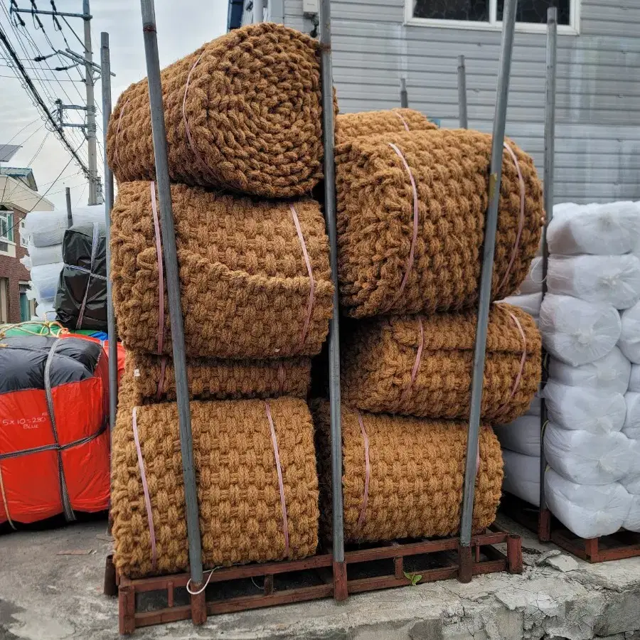 야자매트 부모님집에 깔아드려야겠어요^^ 시골 주차 입구 딱입니다