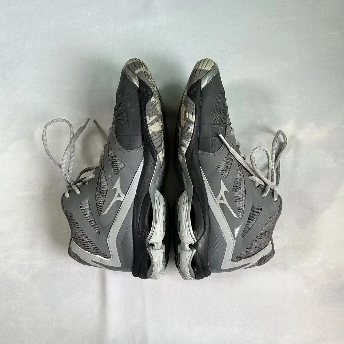 Mizuno wave lightning z3 mid 245