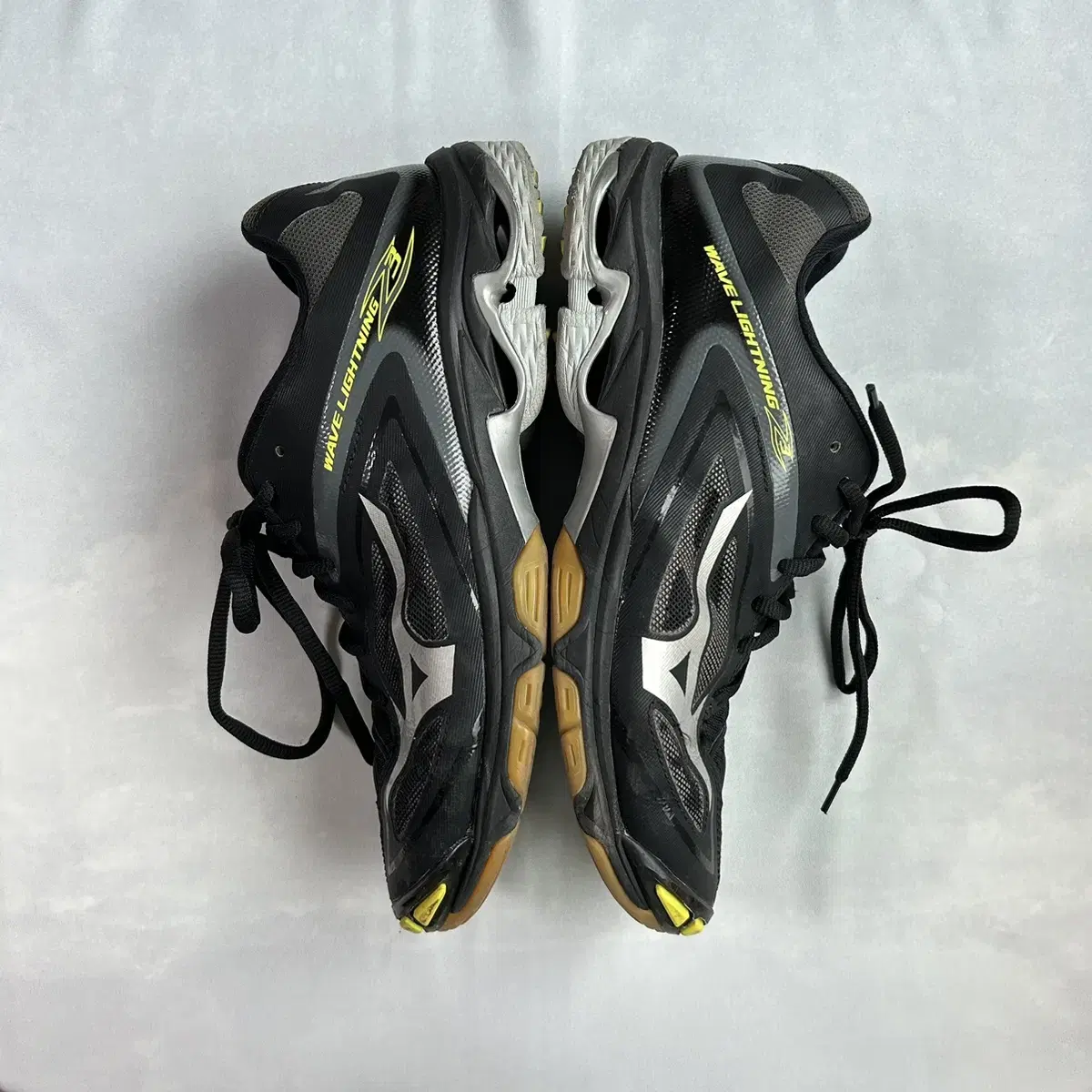 Mizuno wave lightning z3 black 265