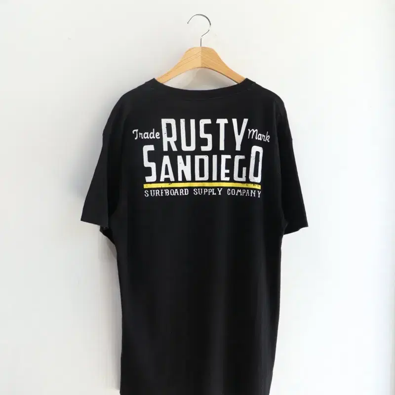 Rusty 블랙 앞포켓 반팔티셔츠 M사이즈