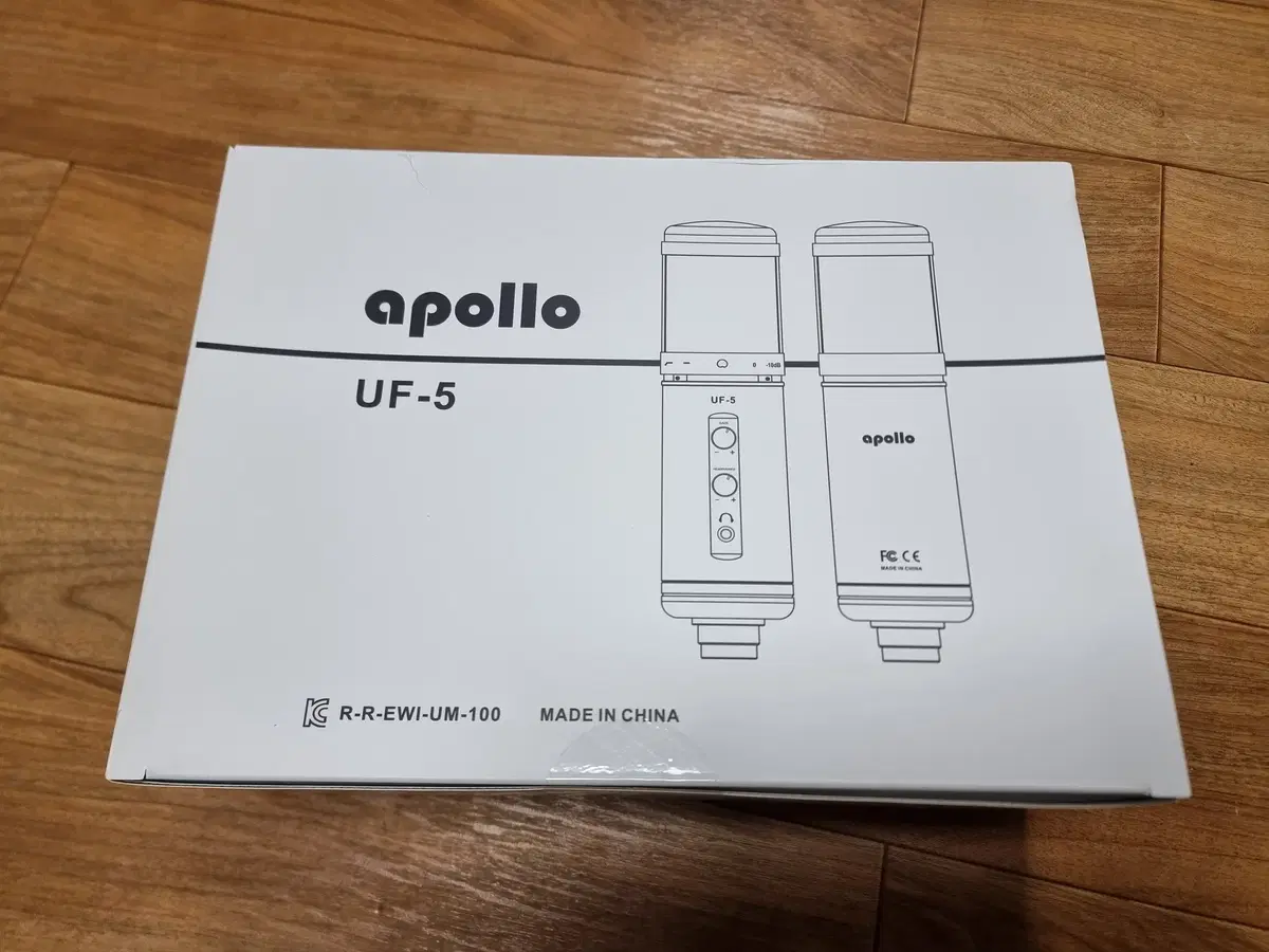 apollo uf-5 마이크 판매합니다.