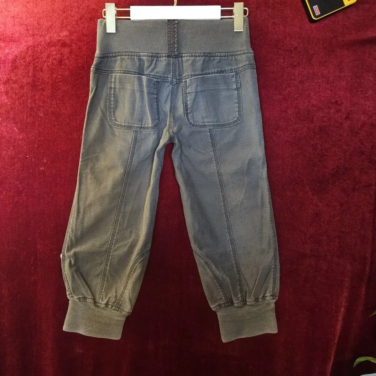 DKNY JEANS 밀리터리 7부 시보리 밴딩팬츠 55size