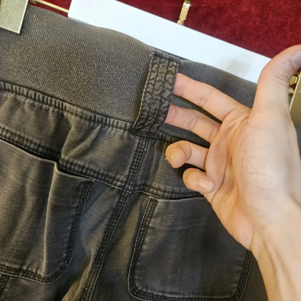 DKNY JEANS 밀리터리 7부 시보리 밴딩팬츠 55size