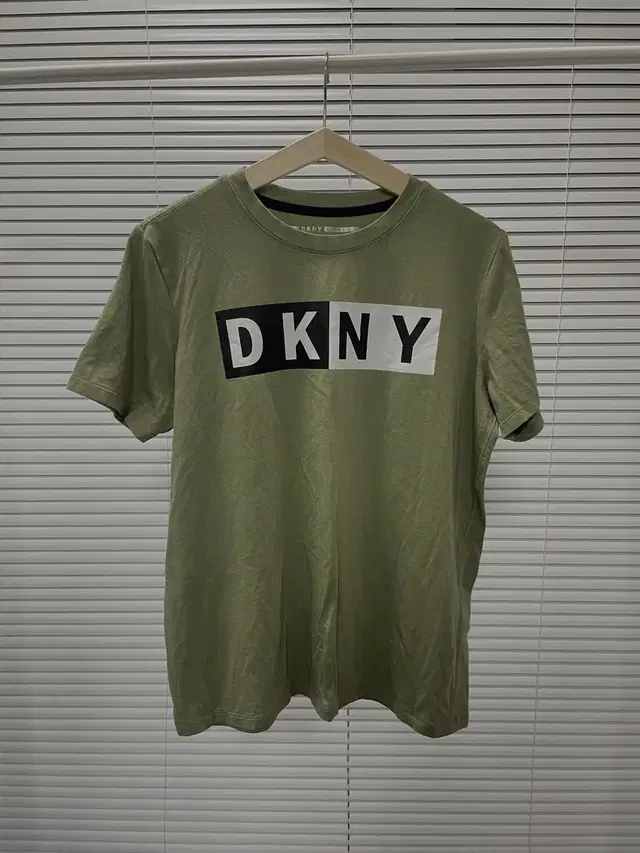 DKNY 정품 티셔츠 55~66 (얇은 여름티셔츠)