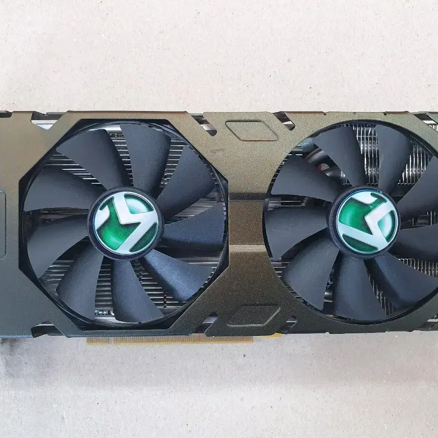 라데온 RX580 4GB 팝니다