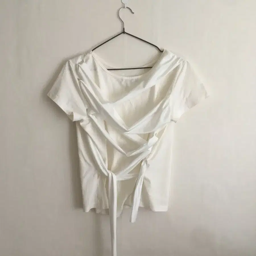 Theballon 더발론 Oblique T-shirt White