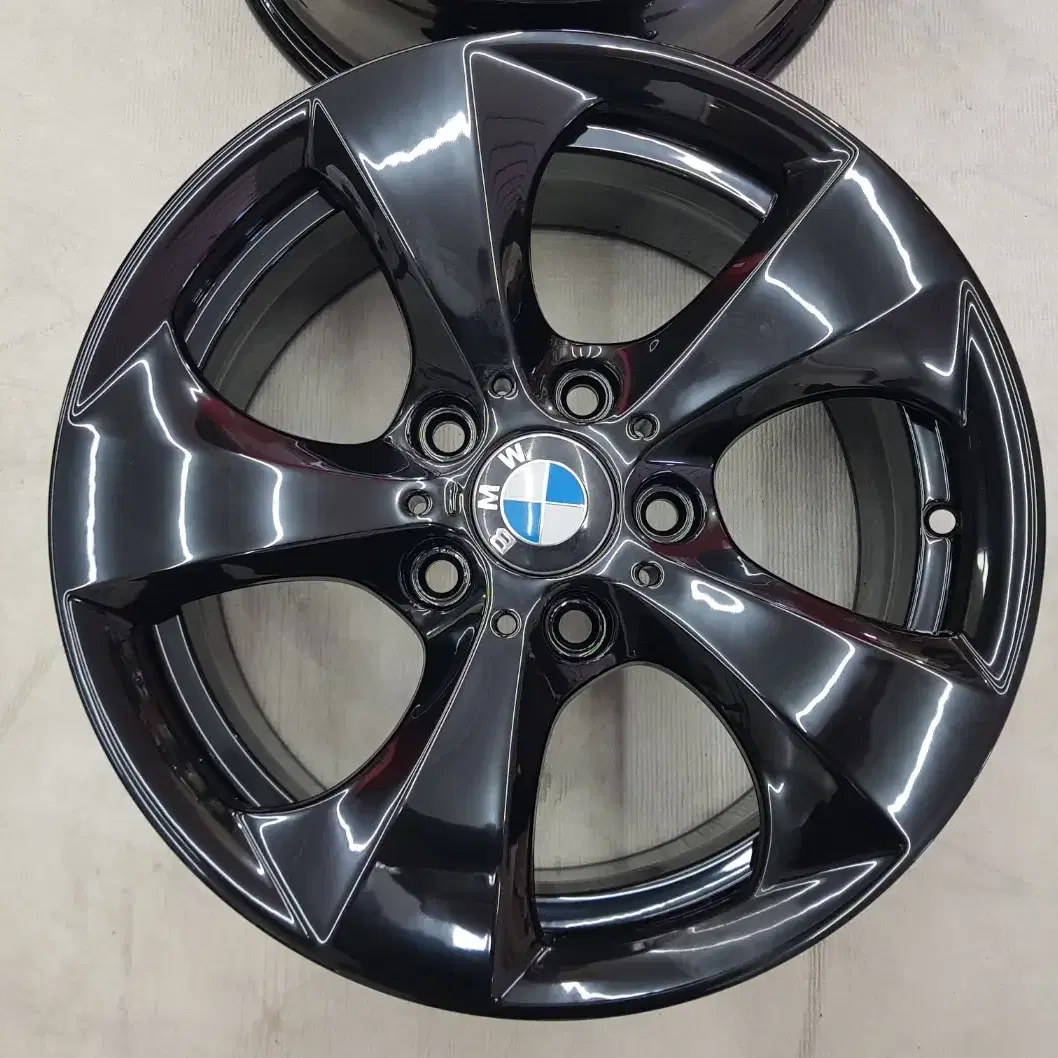 16인치 BMW 순정 중고 휠 포터2 앞바퀴 팝니다