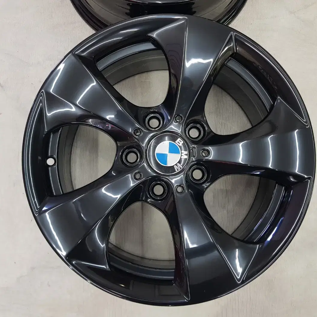 16인치 BMW 순정 중고 휠 포터2 앞바퀴 팝니다