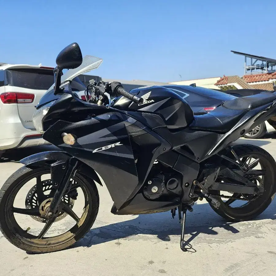 CBR 12년식  170만원 드립니다 연락주세요