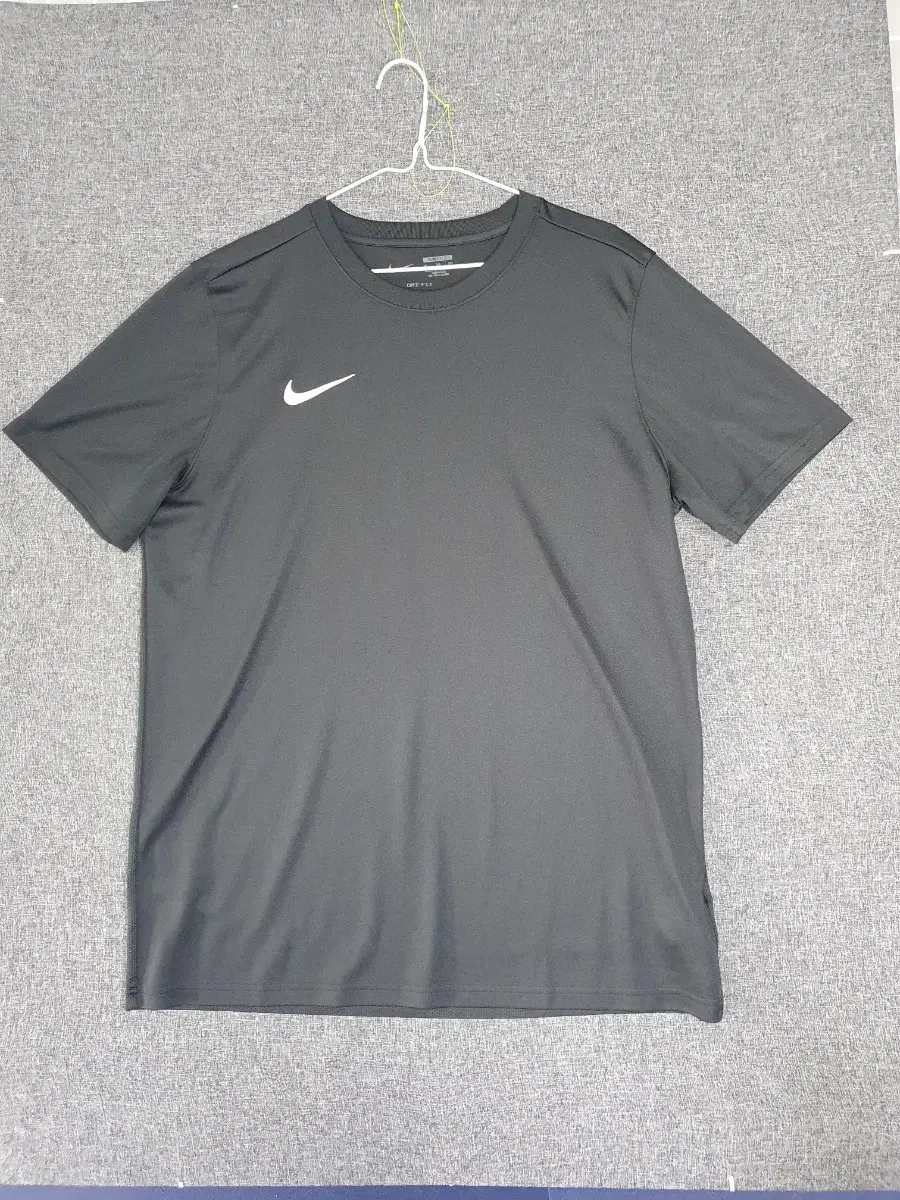 NIKE Men's Short Sleeve T-Shirt(110)