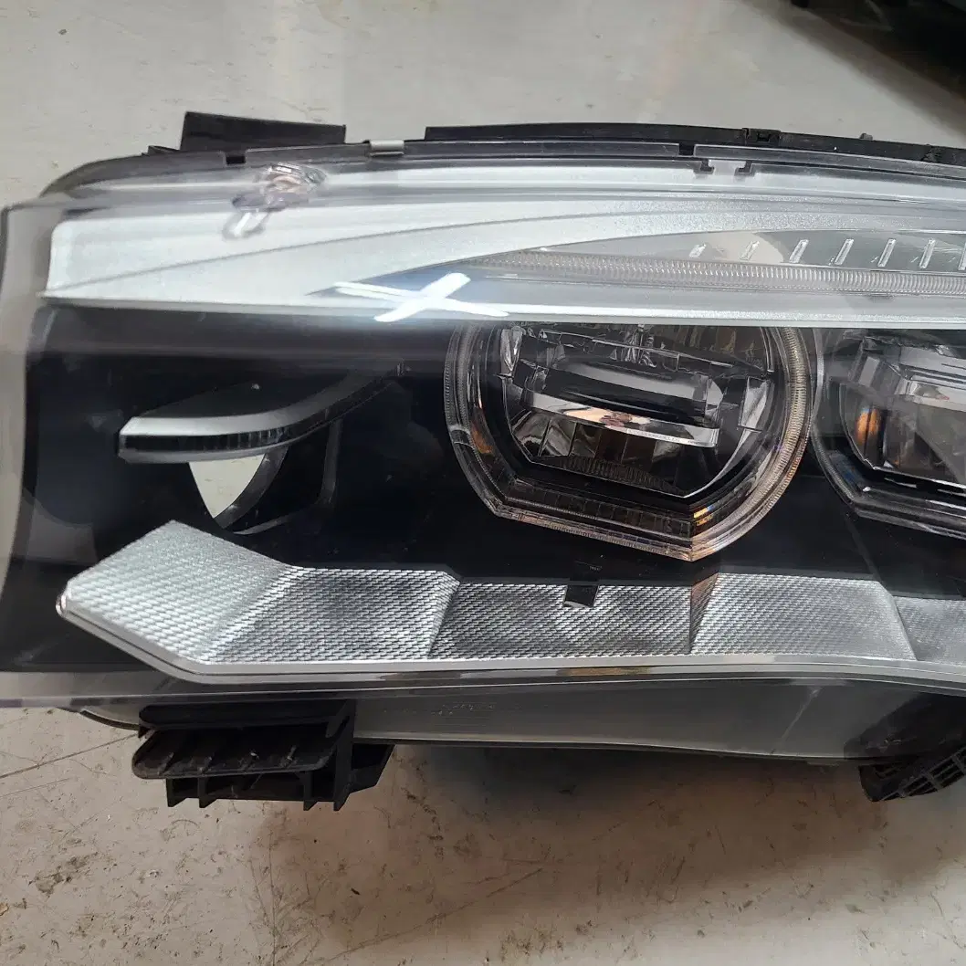 BMW F15 F16 X5 X6 중고 LED 운전석 헤드라이트