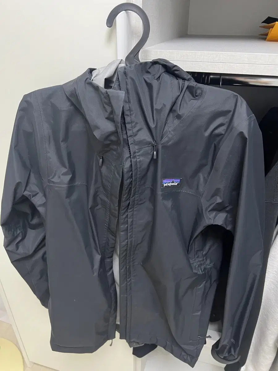 Patagonia Women's Torrenshell Windbreaker XS