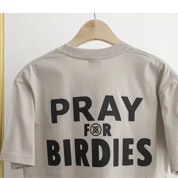 [G/F](1+1 두장 가격)Pray For Birdies 에센셜 티셔츠