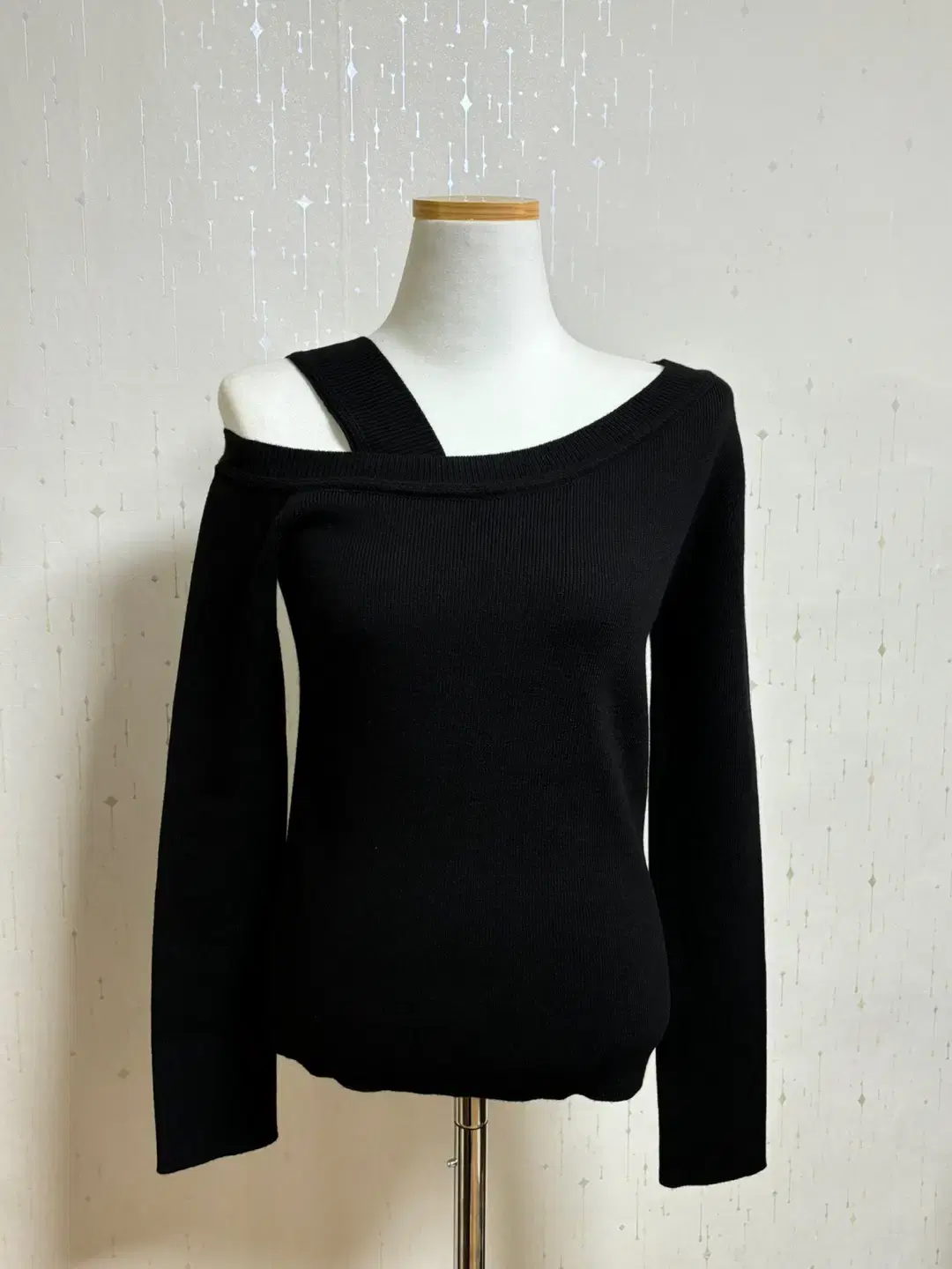 Hansom Objects Wool-blend cutout knit top in black - new without tags