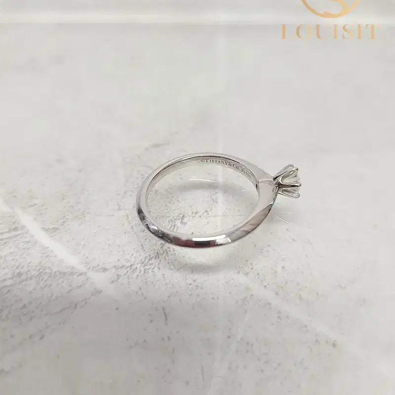 [11호] 티파니 플래티늄 티파니 TM 세팅 웨딩링 반지 0.28ct