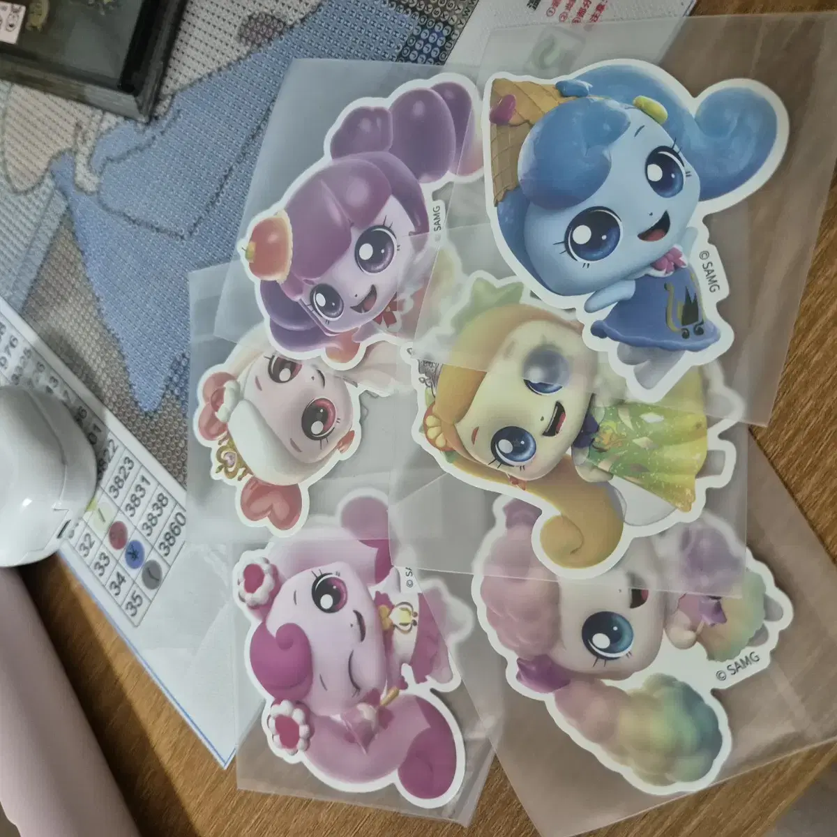 Catching sticker