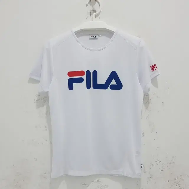 FILA 휠라 여성 반팔 티셔츠 여자 반팔티 기능성 흰색 L