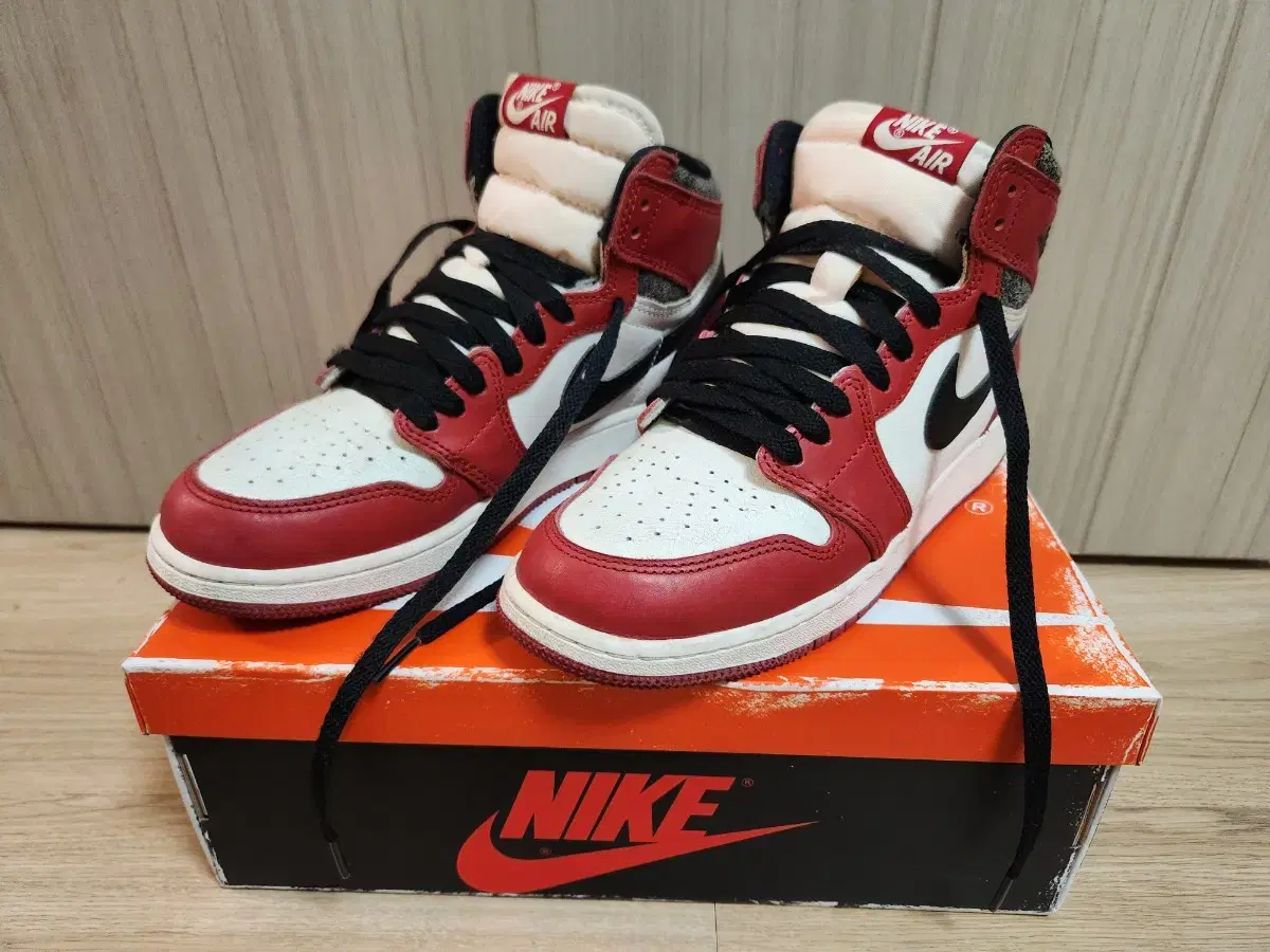 Nike Jordan 1 Retro High OG Chicago 2022 245