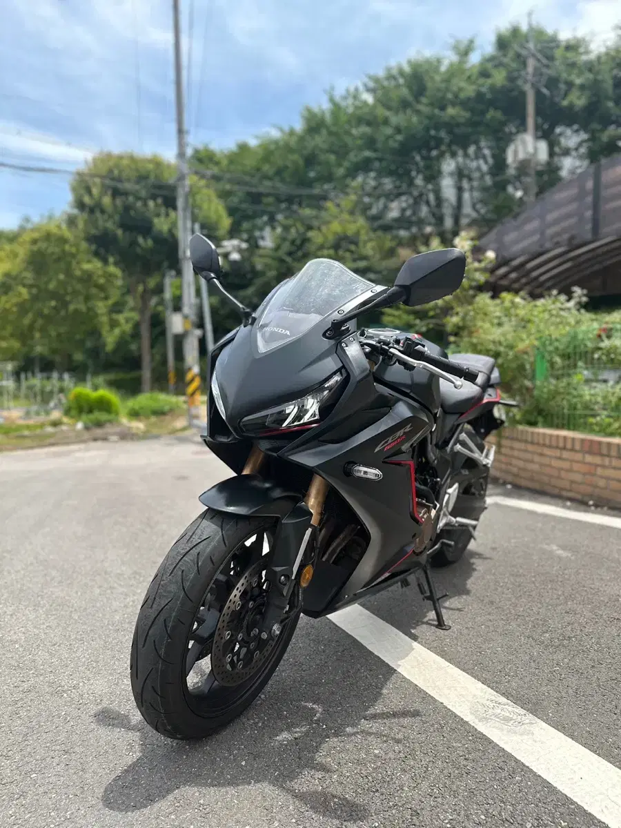 혼다 CBR650R 신차급 알차 배기량 메뉴얼오토바이