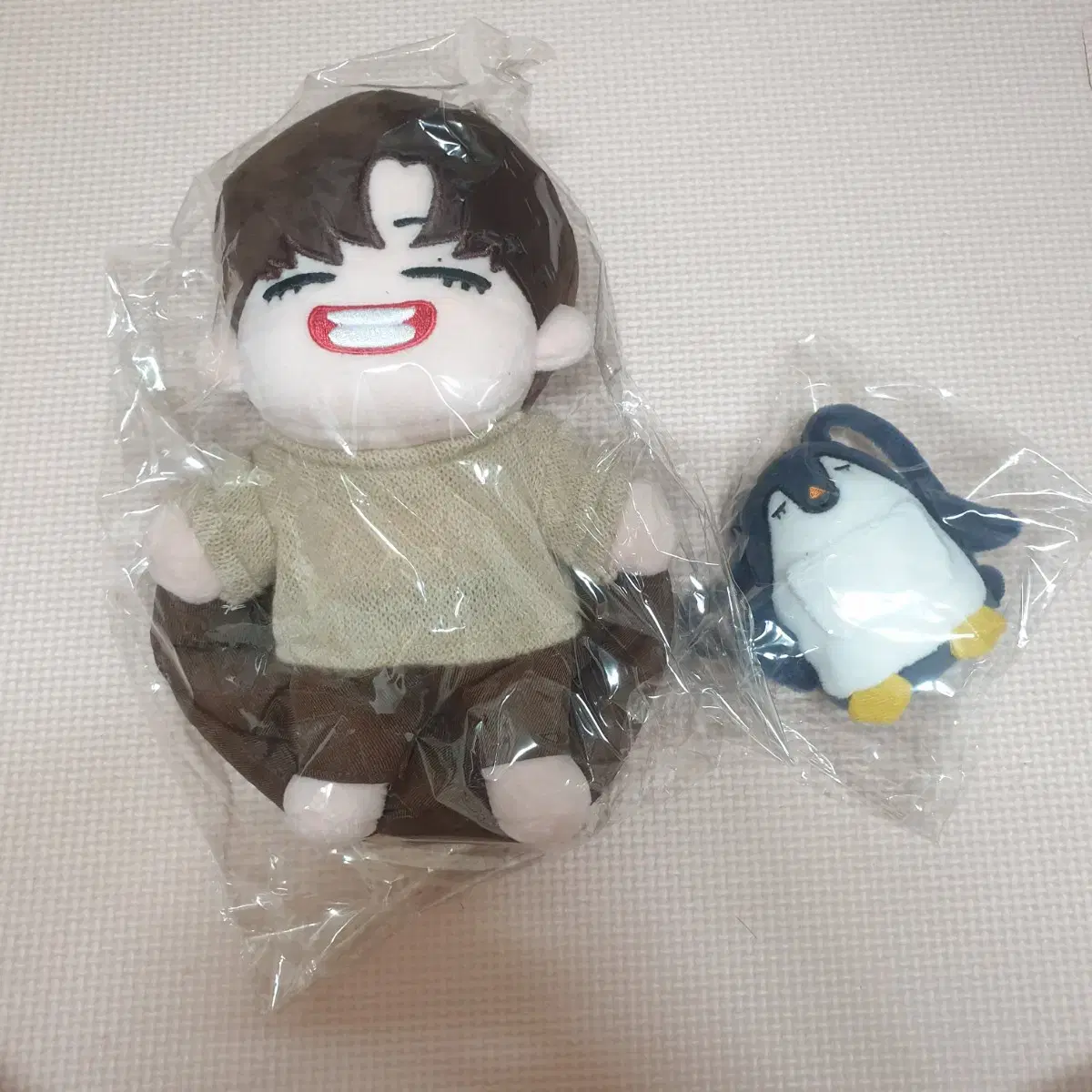 (미개봉) 윤지성 20cm 인형 쿠쿠넨네+옷 세트 (20cm/15cm)