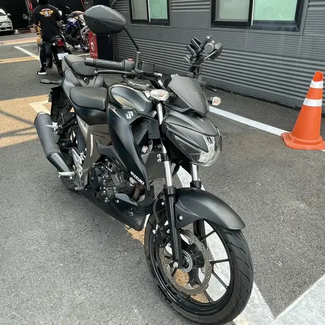 스즈키 gsx s 125 18년식 블랙